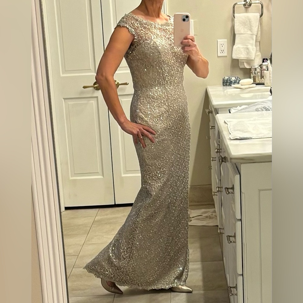 Montage by Mon Cheri. Formal gown. Mother of the bride . Elegant evening dress - Picture 2 of 13